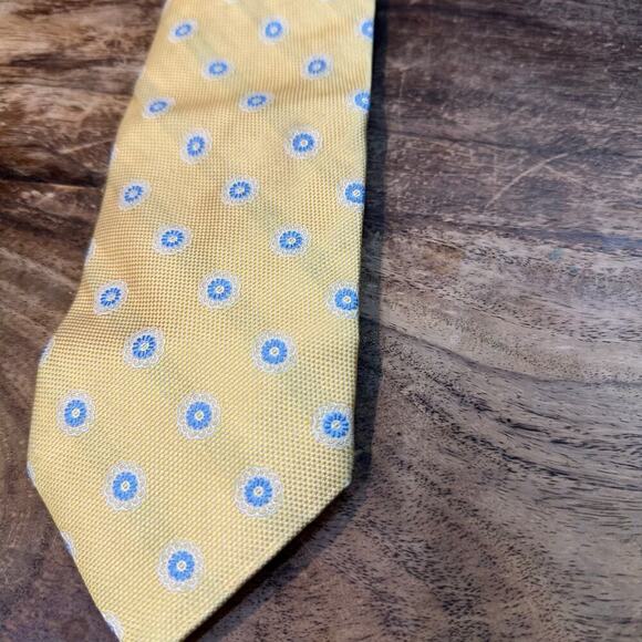 Brooks Brothers Men's Yellow Tie Floral Print 100% Silk Necktie - Picture 4 of 5